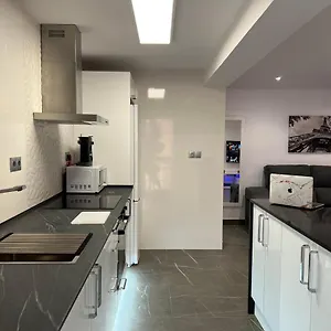 apartamento-espacioso-de-diseo-a-3-min-renfe.es-andalucia.com/
